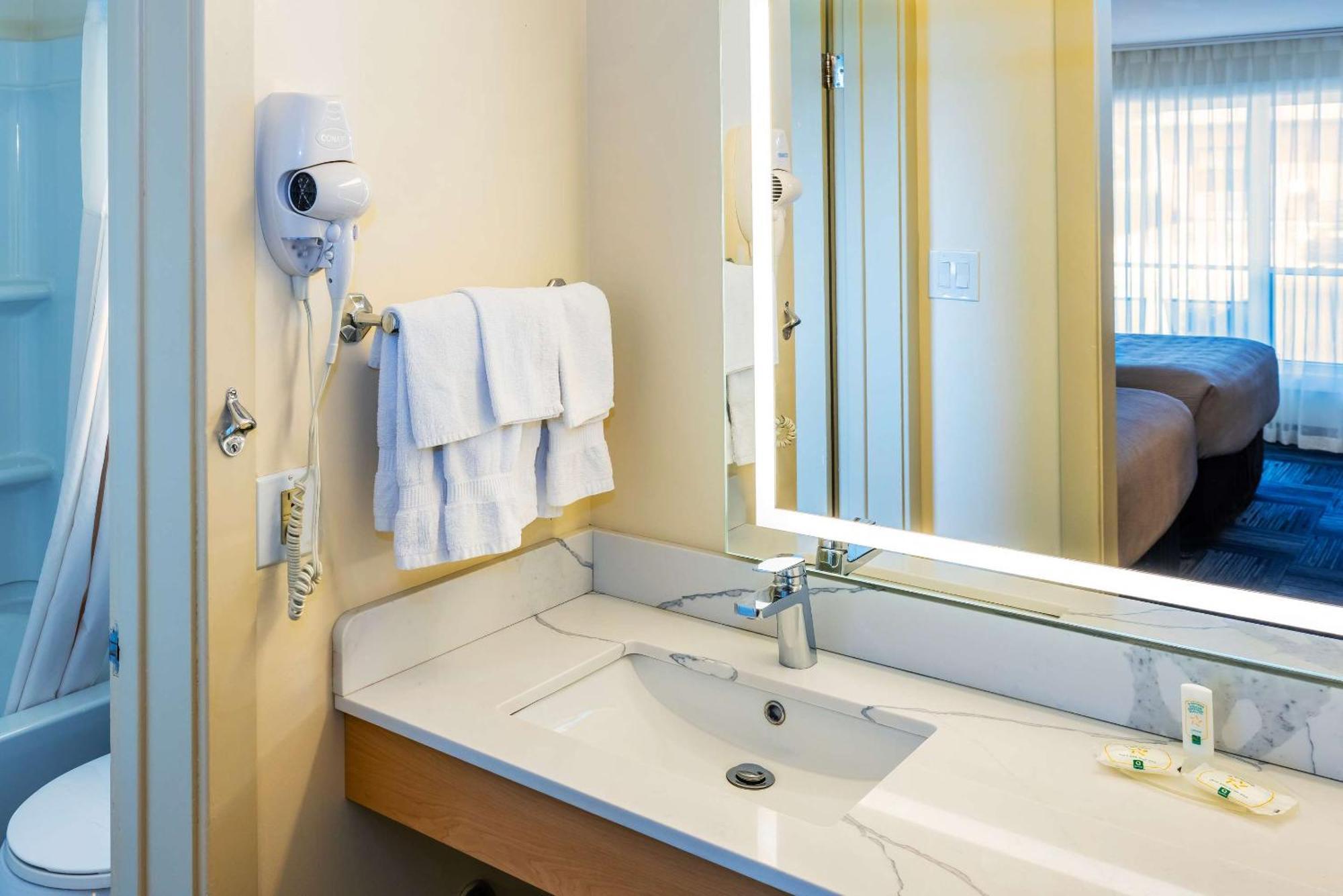 Quality Inn & Suites Garden Of The Gulf Summerside Zewnętrze zdjęcie